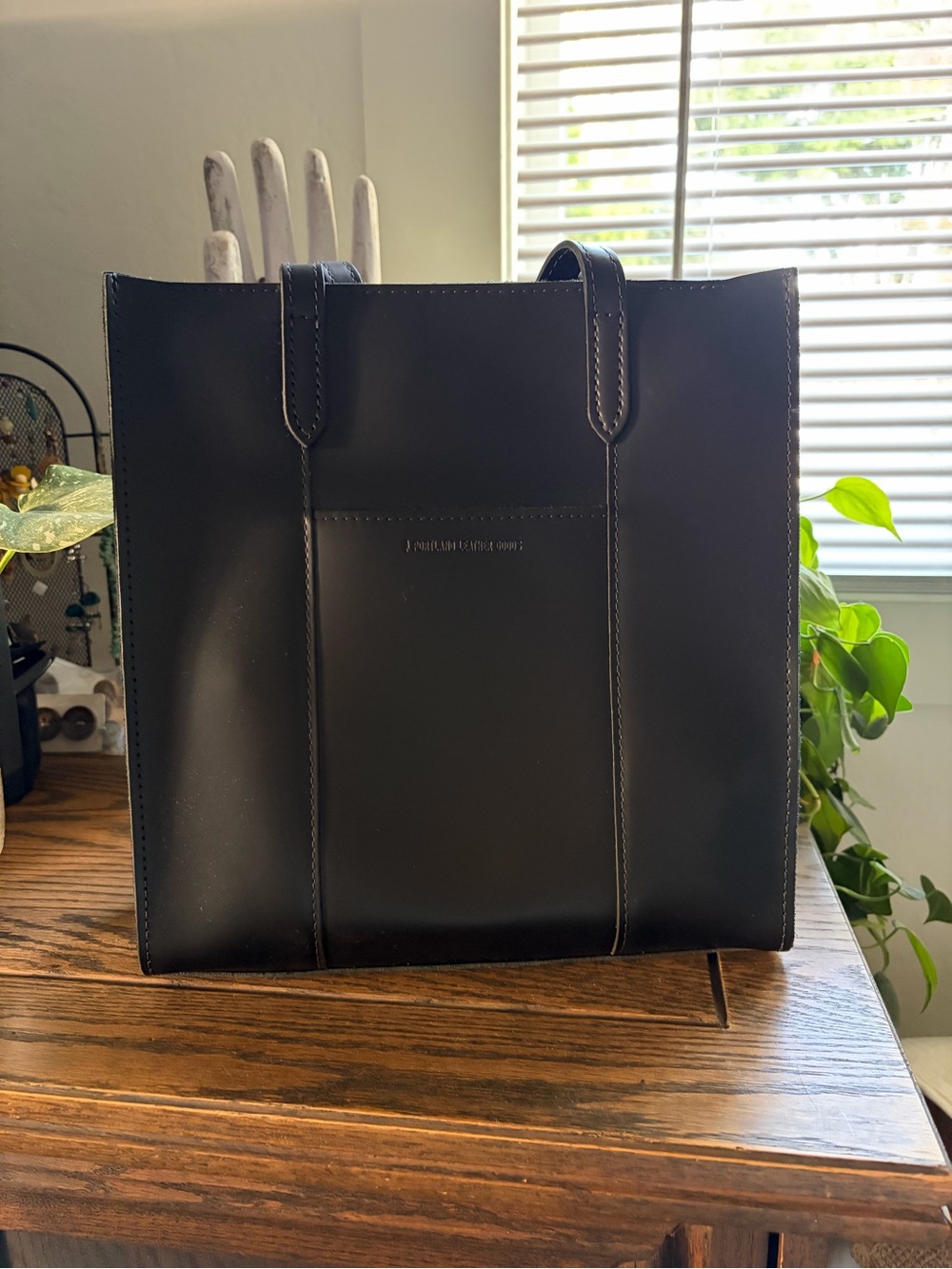 Portland Leather Goods LARGE LOLA ZIPPER CROSSBODY TOTE